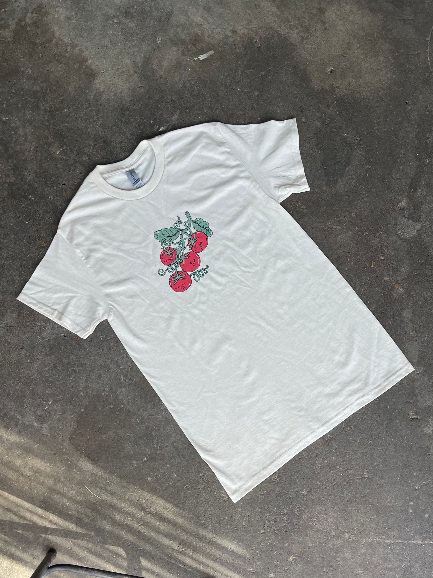 'Tomato' - Natural T-shirt